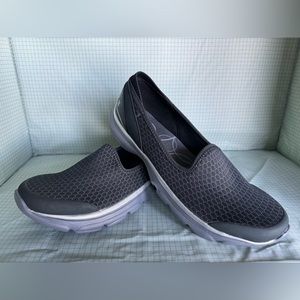 Bzees casual slip on, comfortable insole